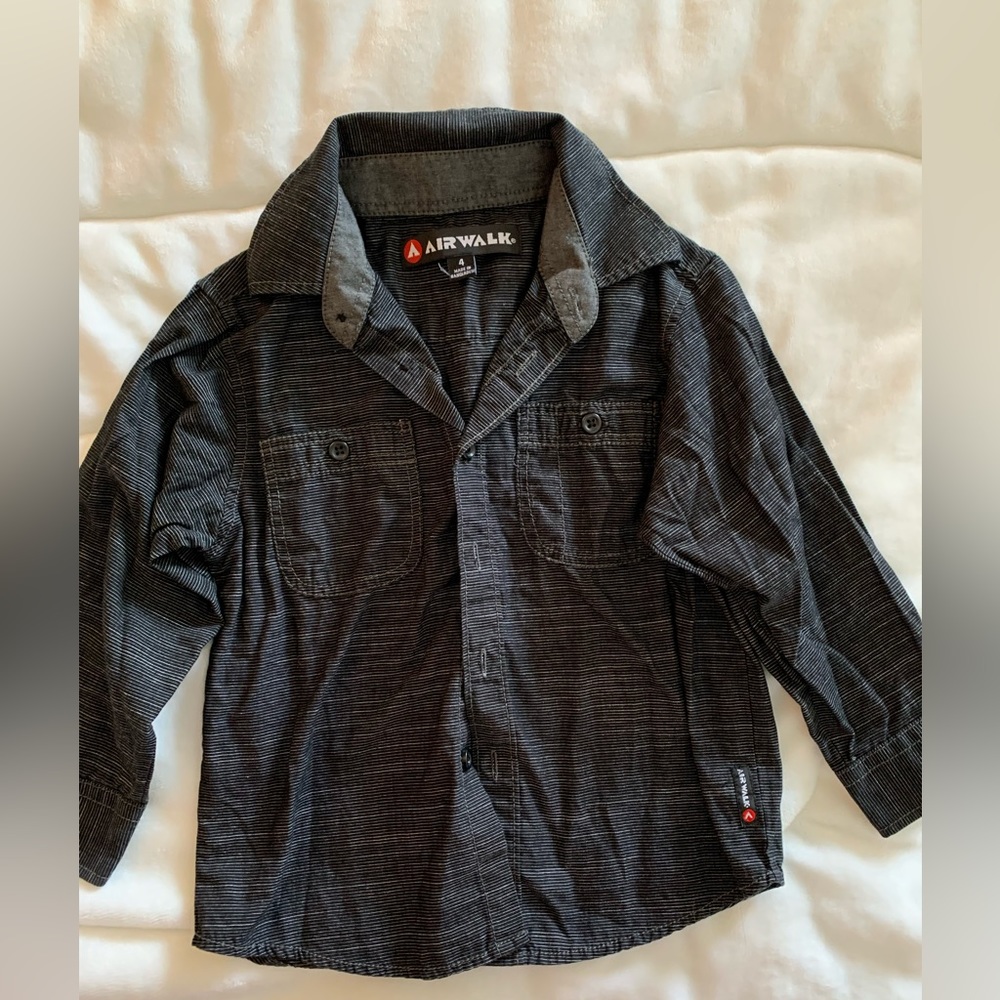 Airwalk 4 gray button down